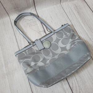 Coach Signature Tote F17433
